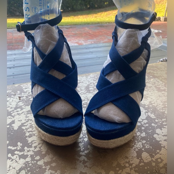 Shoe dazzle platform blue jean upper sandal size 8.5 - Picture 2 of 9